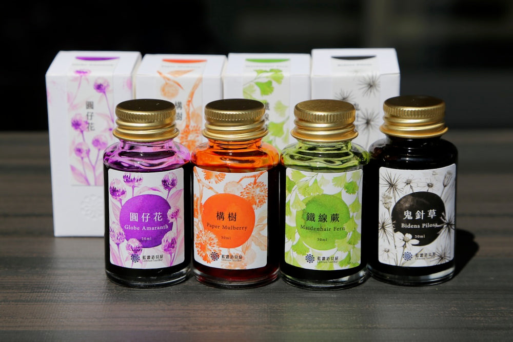 1000本限定の万年筆インク | schreibtinte 蔦葉 TAG STATIONERY（タグステーショナリー）の文染 / 天然染料のインク 葉